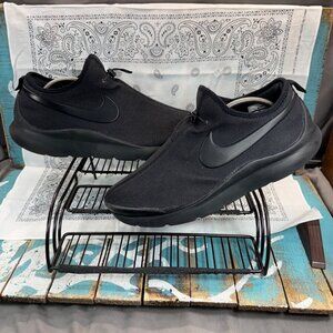 Nike Aparte SE Mens Sz 13 Triple Black Running Trainer Laceless Loop 881988-004